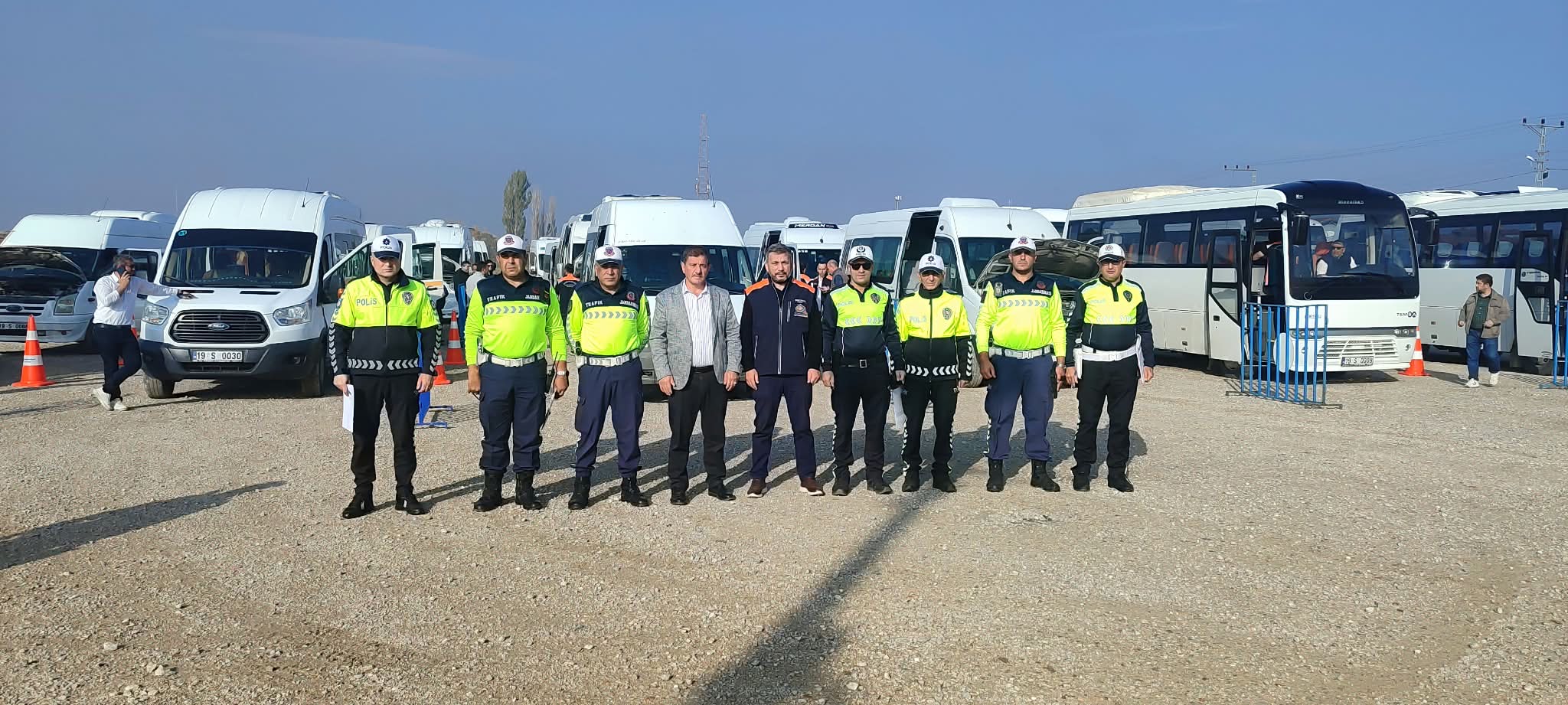 ÇORUM EMNİYETİNDEN OKUL SERVİSLERİNE SIKI DENETİM: 411 ARAÇ KONTROLDEN GEÇECEK